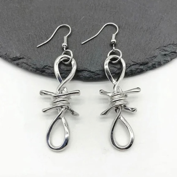 Silver Barbed Wire Cowgirl style Drop Earrings - Picture 3 of 4